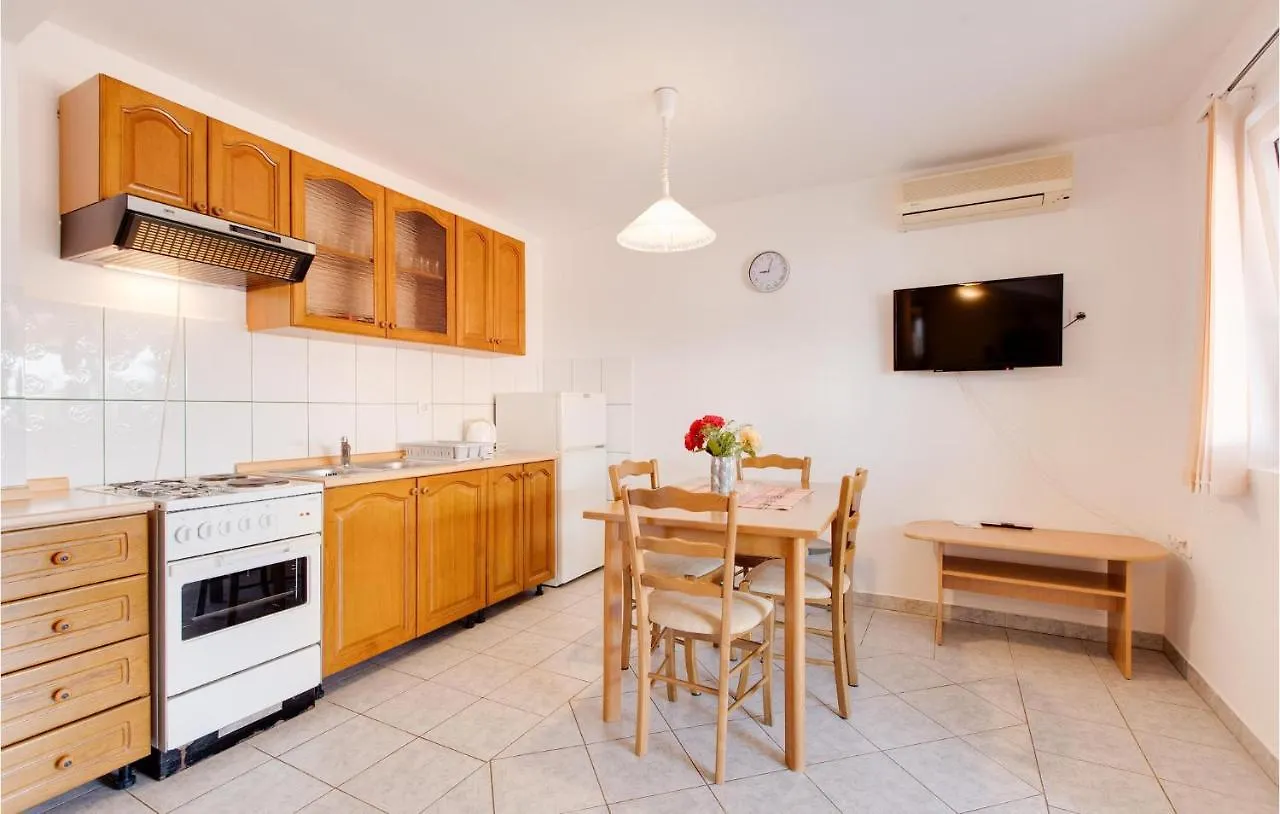1 Bedroom Awesome Apartment In Marsici Sveti Vid-Miholjice